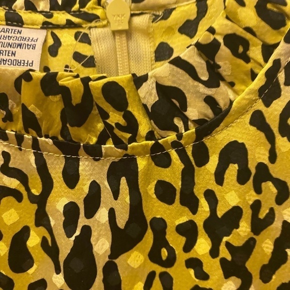 BAUM UND PFERDGARTEN YELLOW ANIMAL PRINT SILK DRESS - Picture 5 of 9